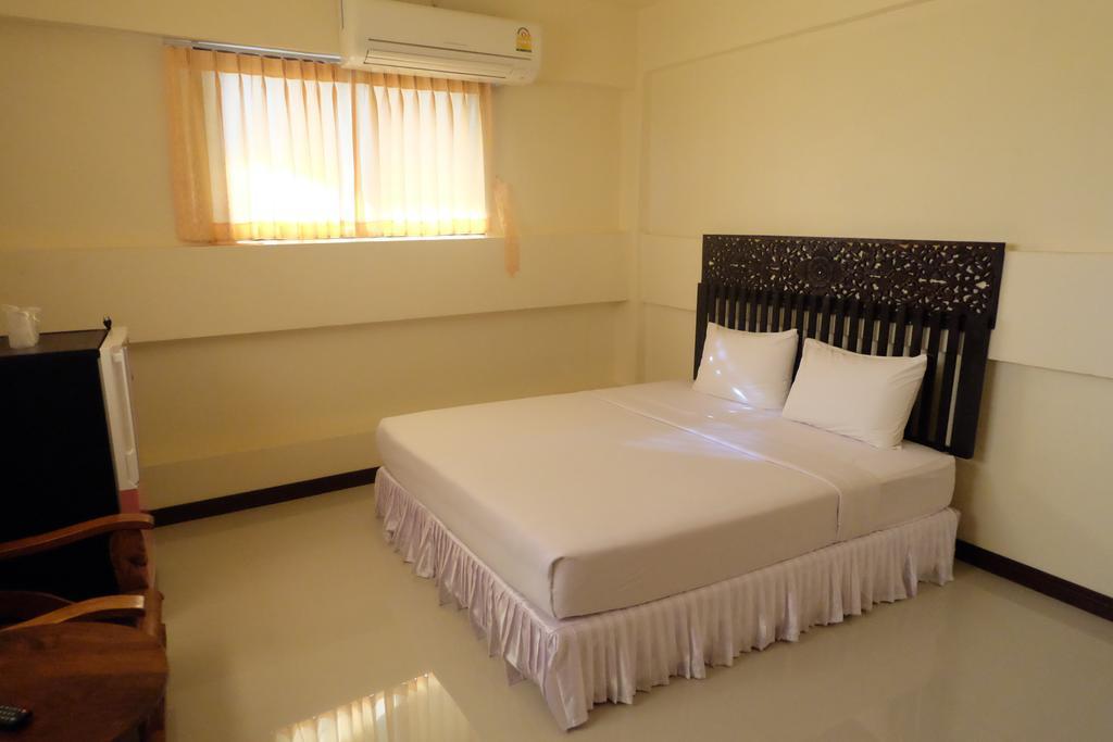 J-Safe Guesthouse Sukhothai Zewnętrze zdjęcie